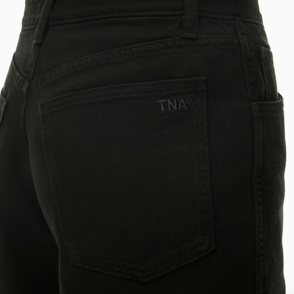 Aritzia Black Women's Bermuda Shorts - Picture 5 of 7